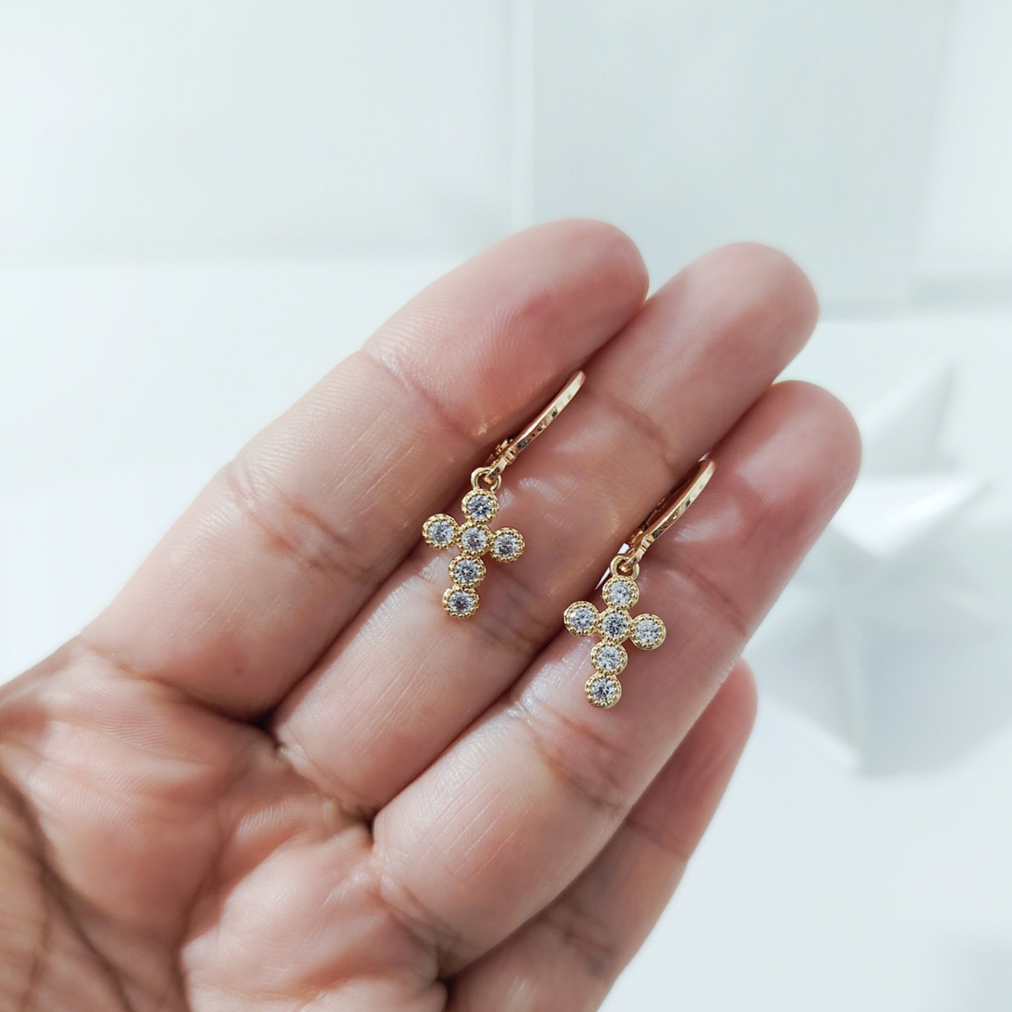 Huggies cruz zirconia