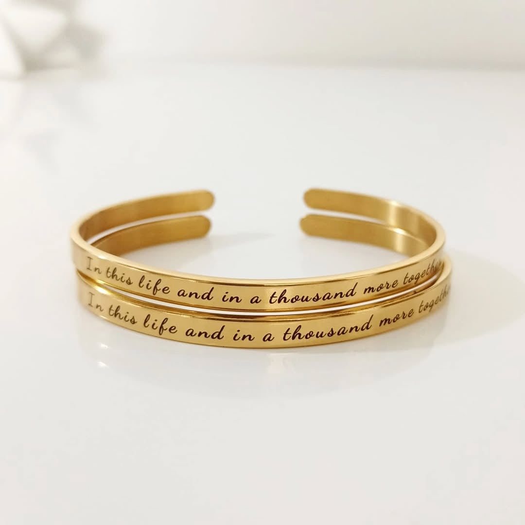 Duo de brazalete dorado