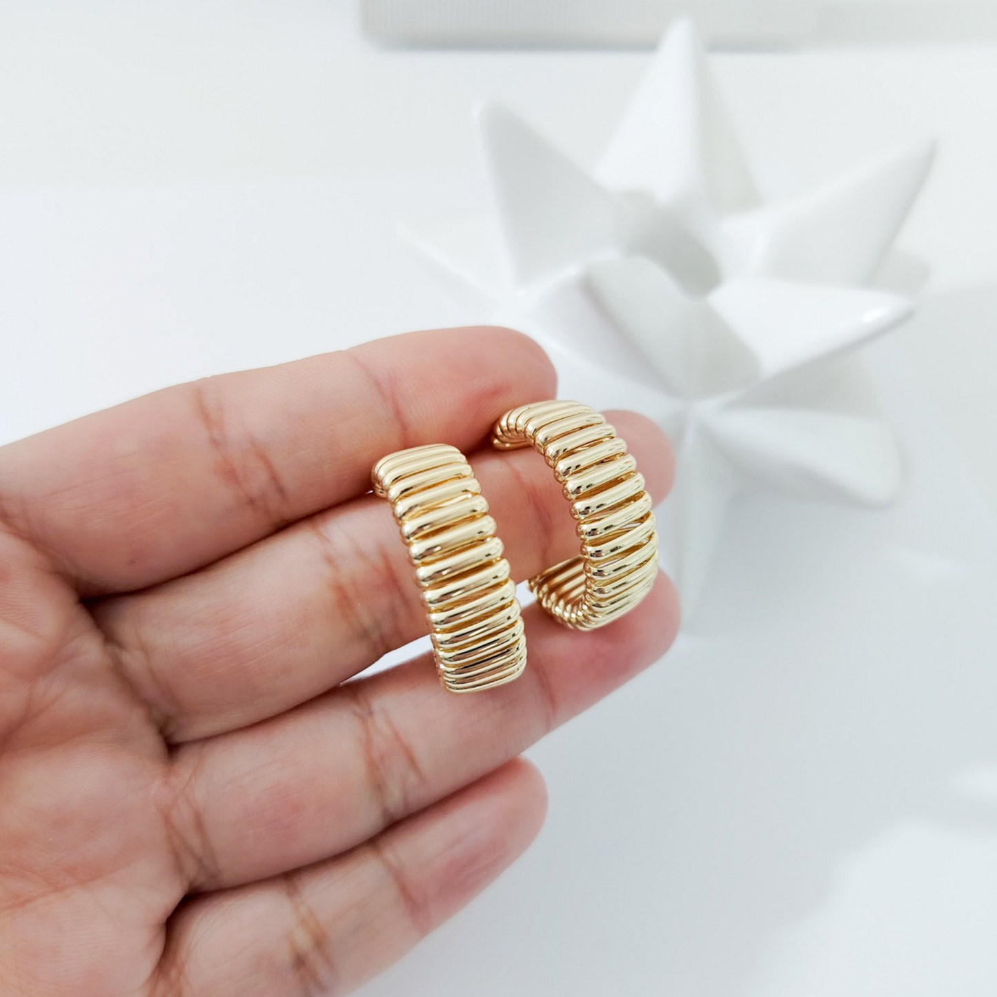 Arracada acordion en dorada