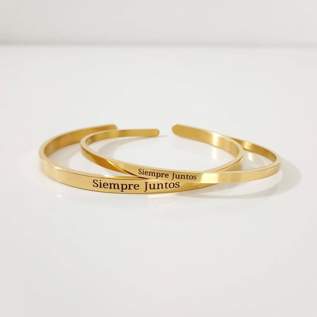 Duo de brazalete dorado