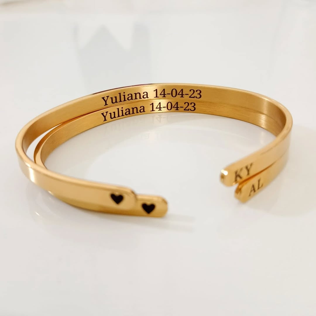 Duo de brazalete dorado