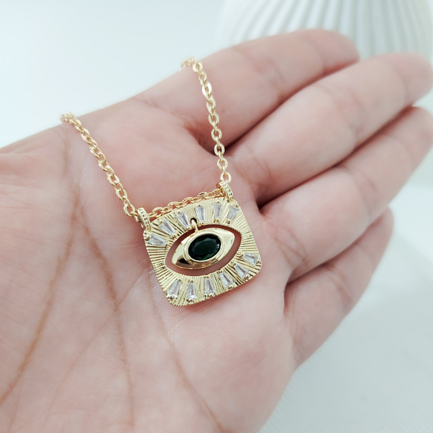 Collar ojo verde con zirconias