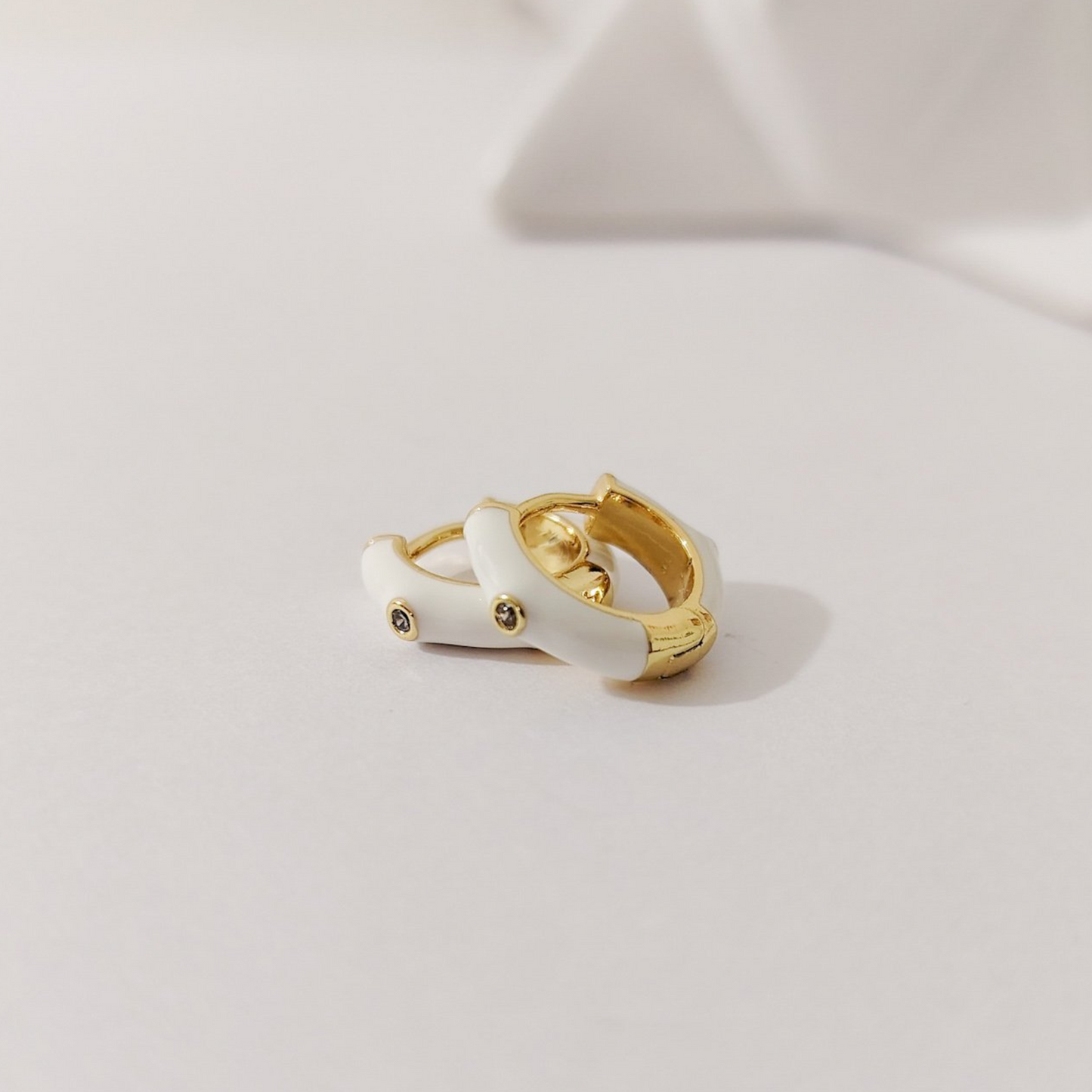 Arracada esmaltada con zirconia