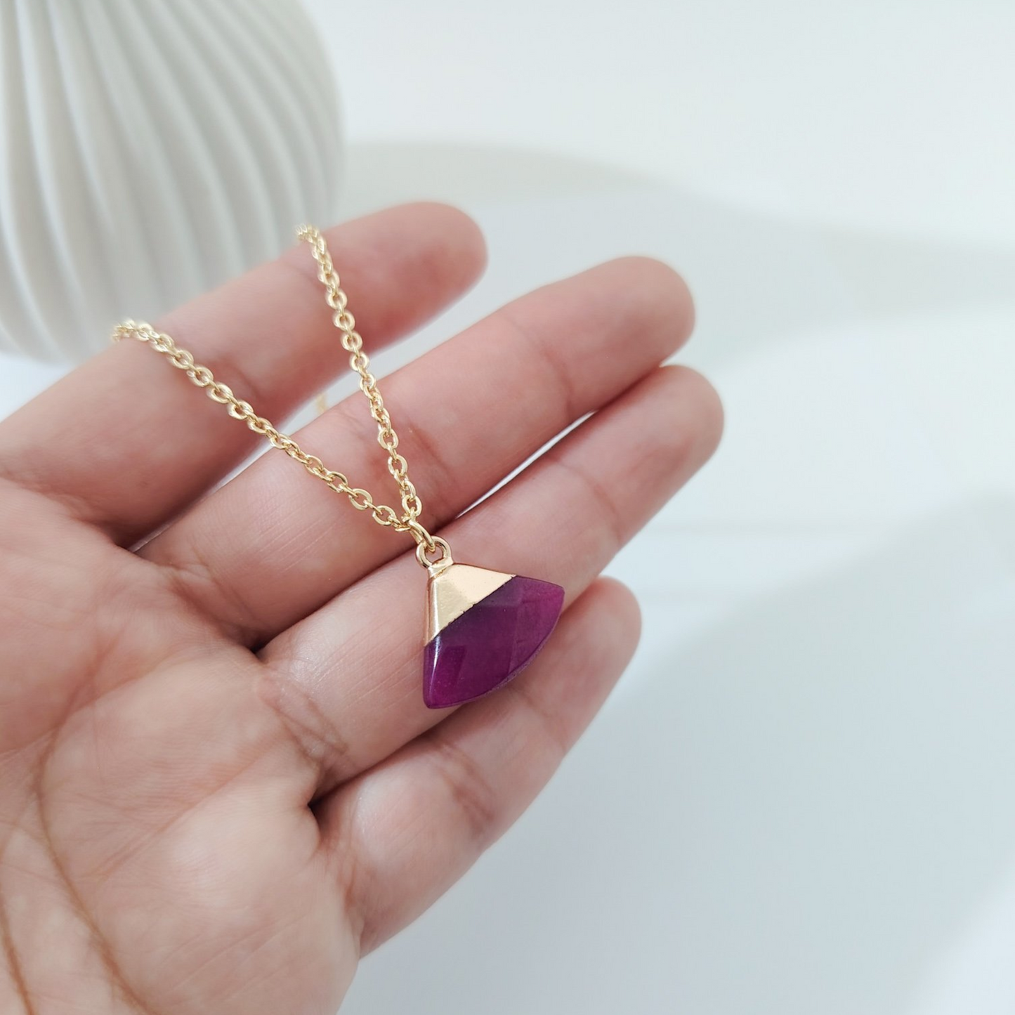 Collar piedra triangular