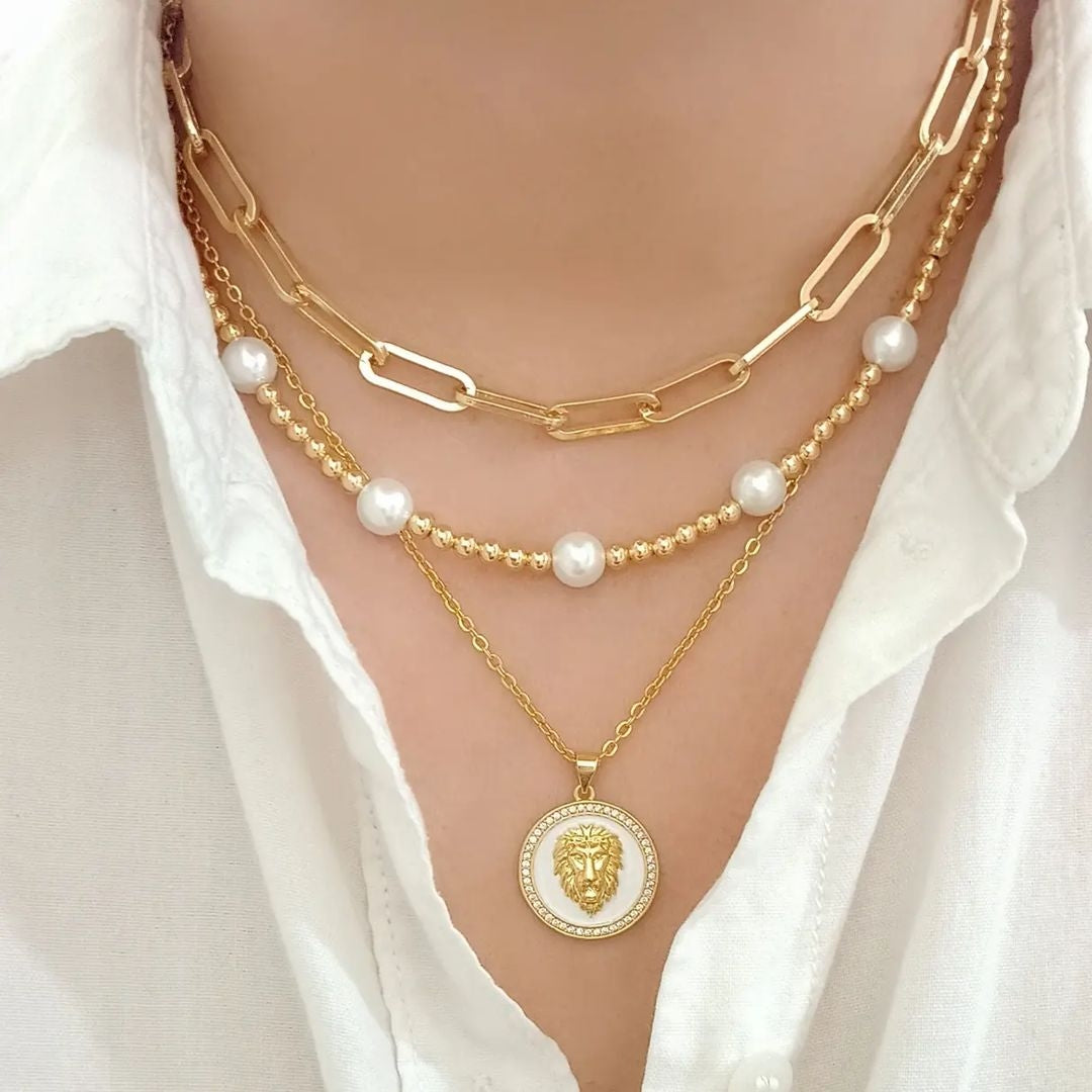 Choker eslabón, collar perlas y dije moneda león (piezas por separado)