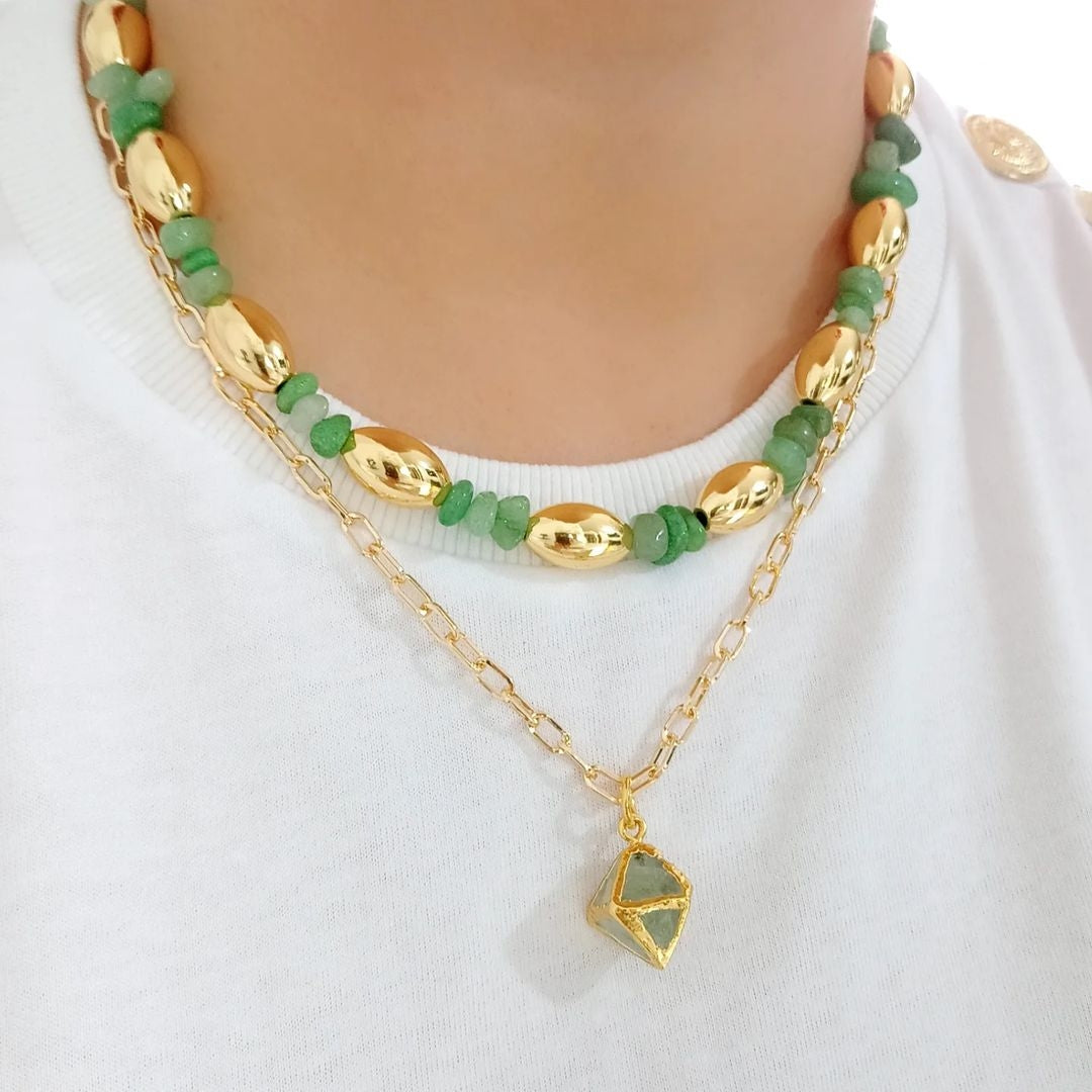 Collares en piedra verde (piezas por separado)