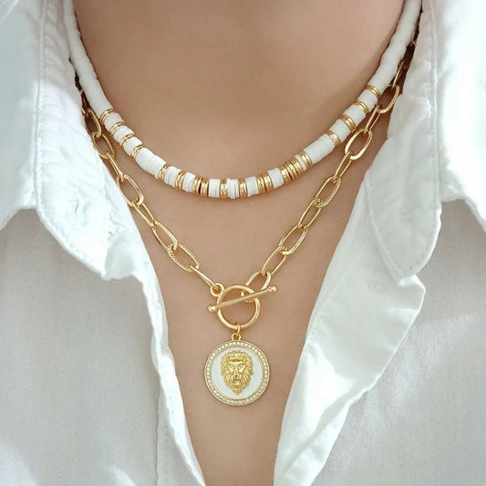 Choker blanco y collar moneda león (piezas por separado)