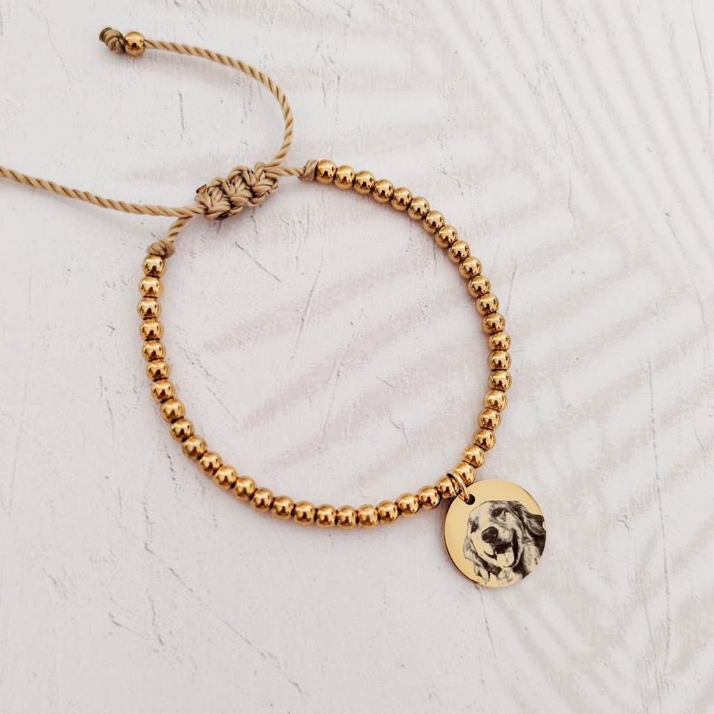 Pulsera de bolitas con medalla y foto
