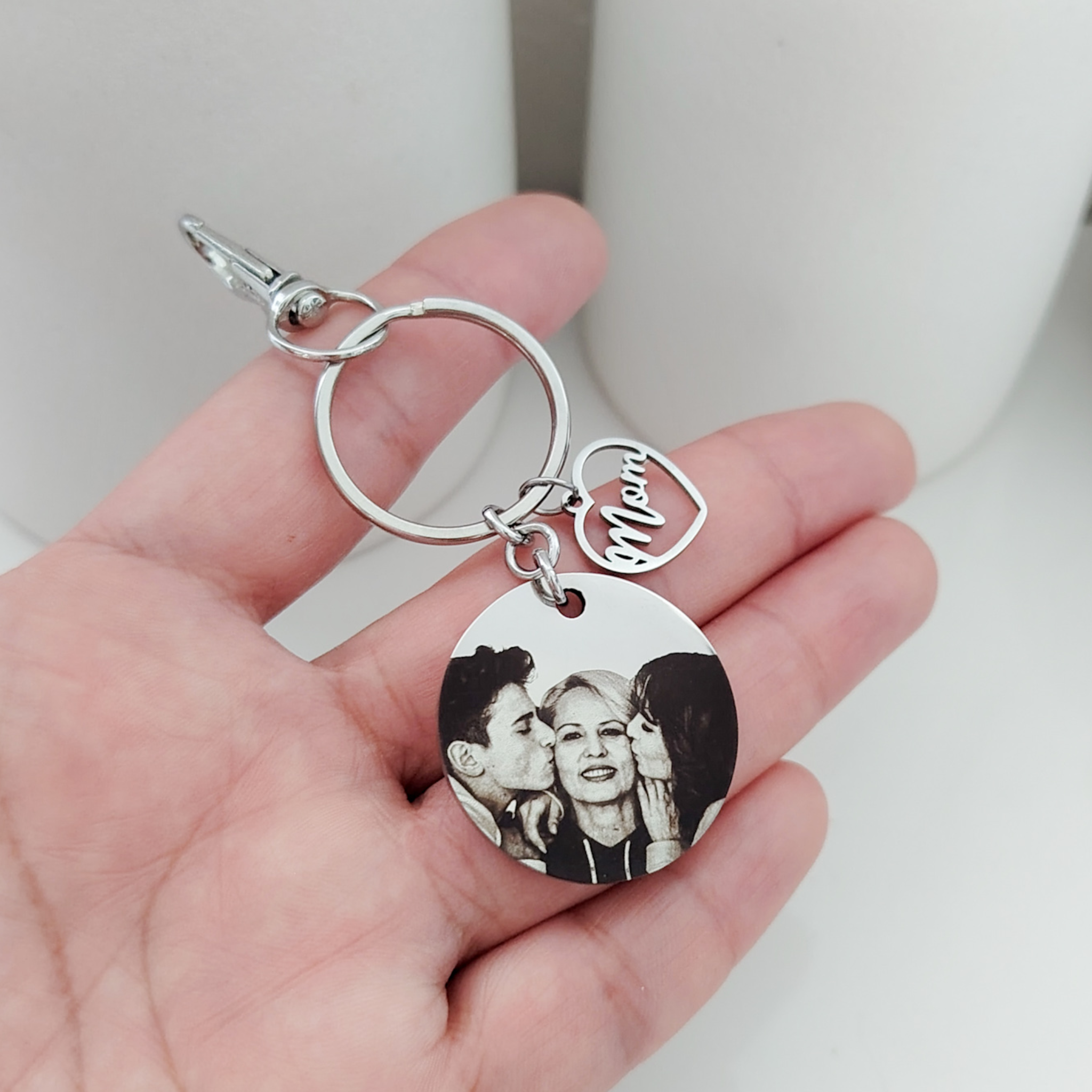 Llavero medalla con foto y dije mom