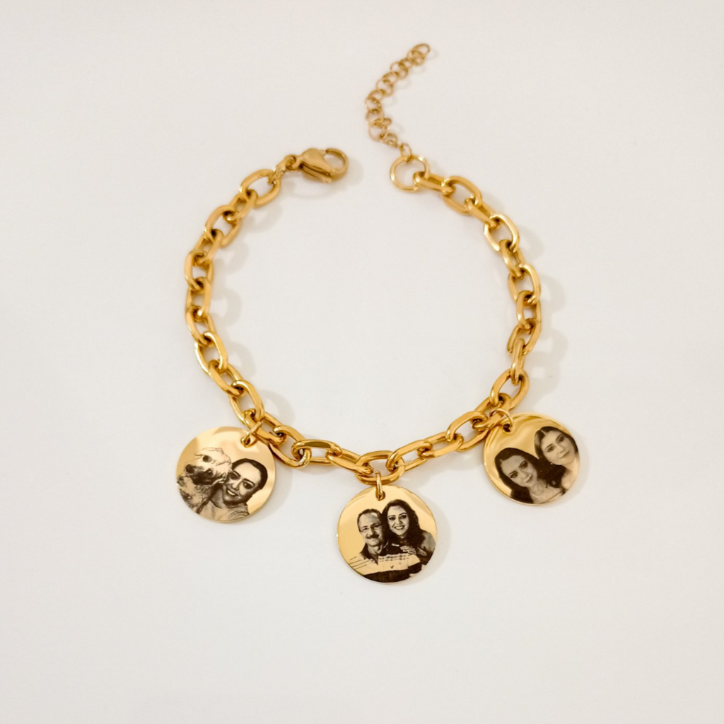 Pulsera con medalla y foto