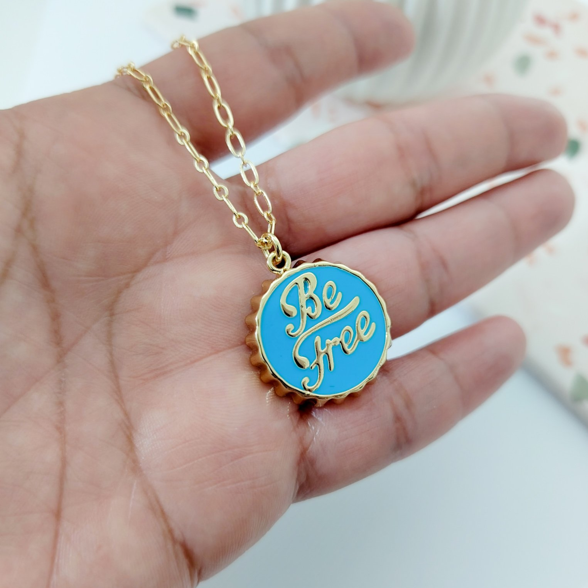 Collar dije corcholata esmaltada azul