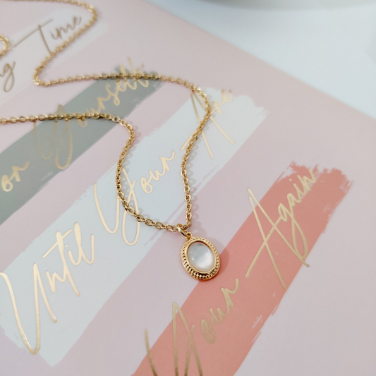 Collar ovalo perla madre