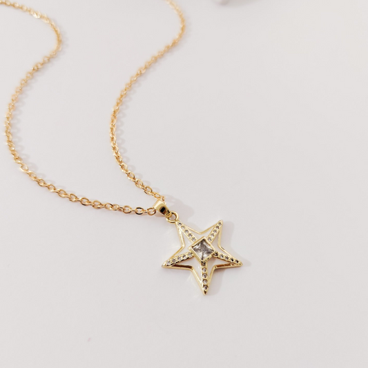 Collar estrella blanca con zirconias