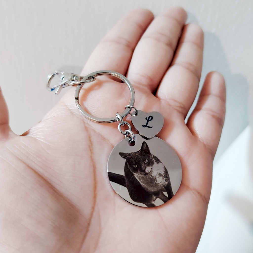 Llavero medalla con foto y dije corazón