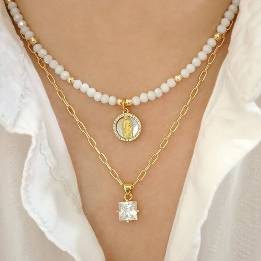 Collar cristal con dije virgen y collar cuadro zirconia (piezas por separado)