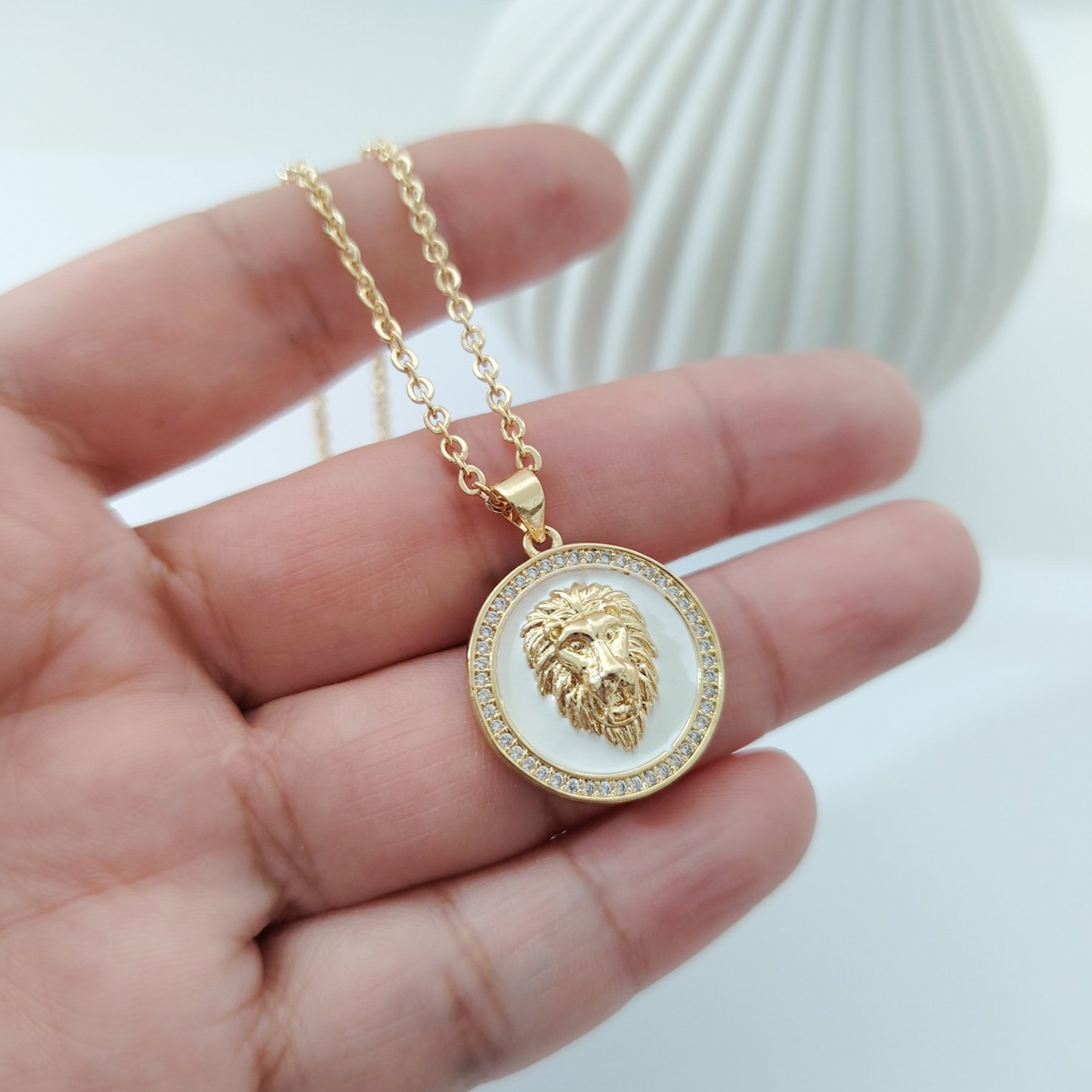 Collar moneda leon