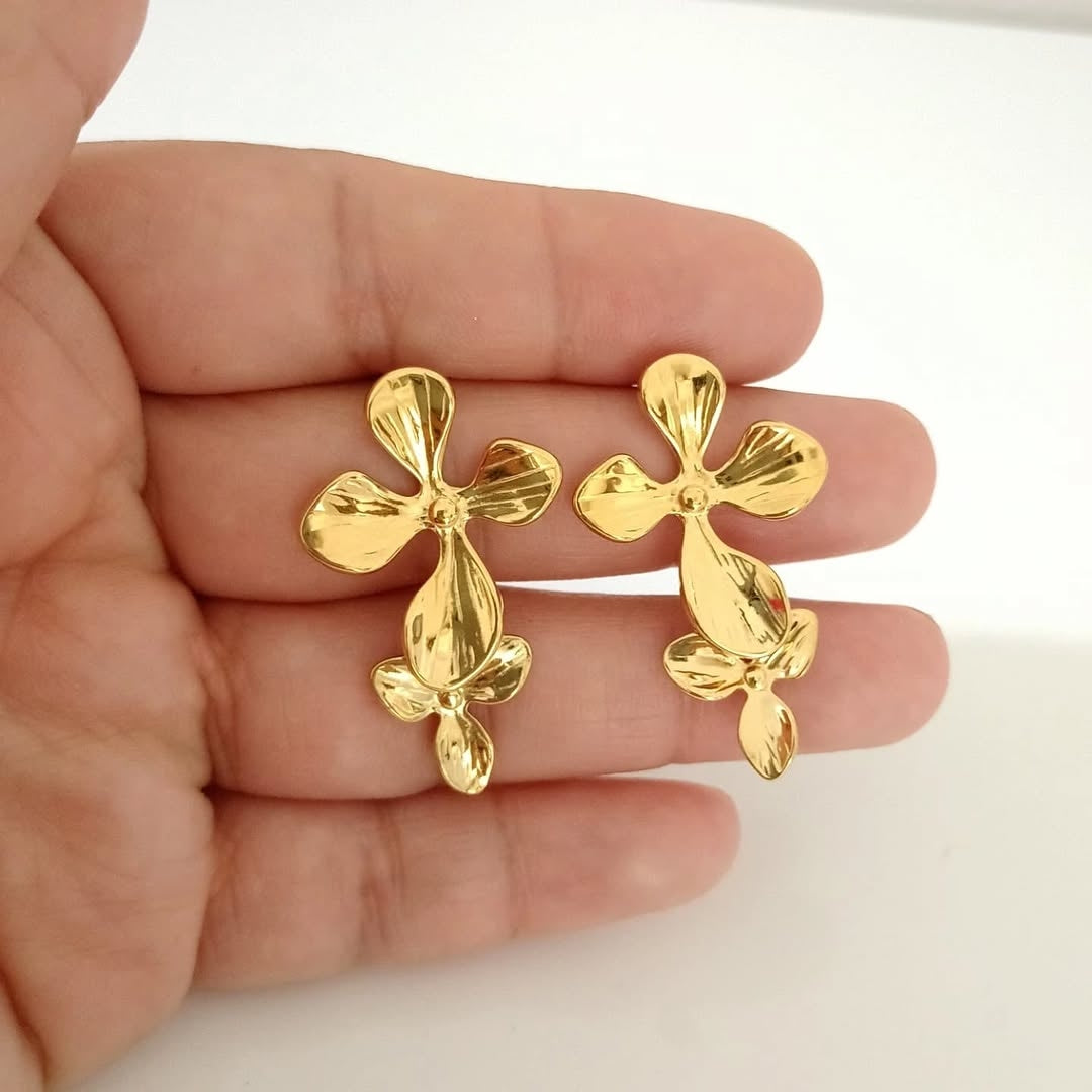 Arete doble flor en acero inoxidable
