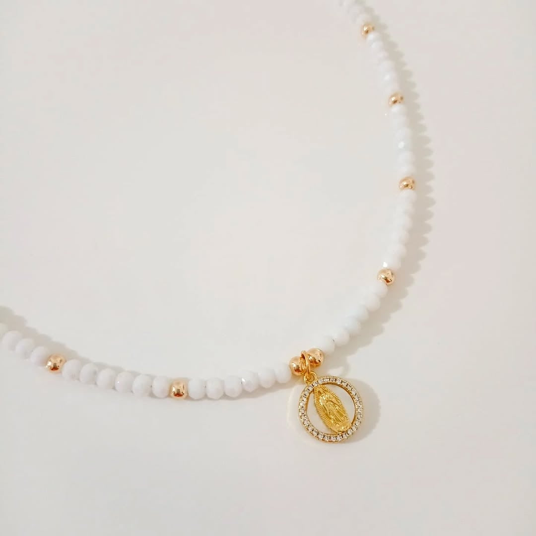 Collar cristal con dije virgen y collar cuadro zirconia (piezas por separado)