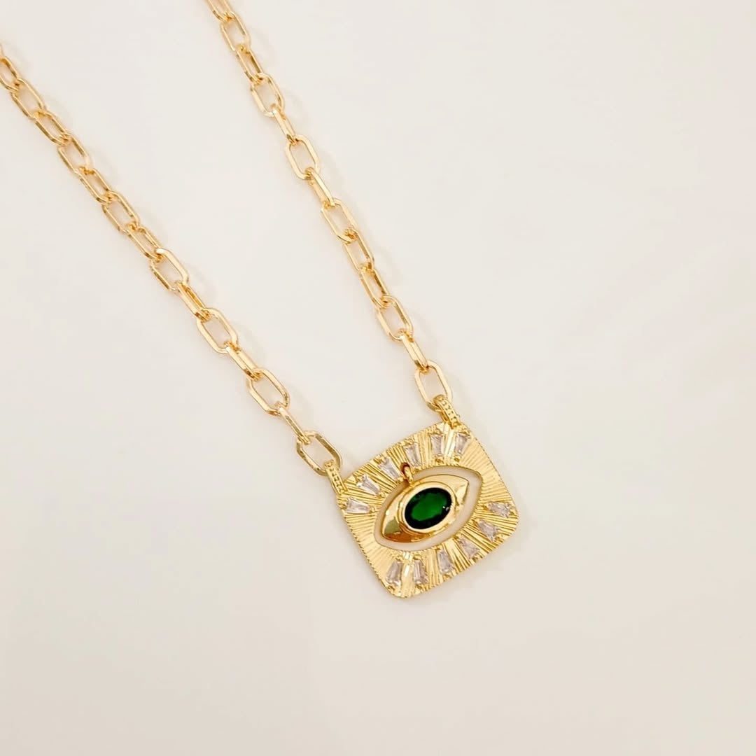 Collar chaquira con cuarzo verde y collar placa zirconias con ojo verde (piezas por separado)