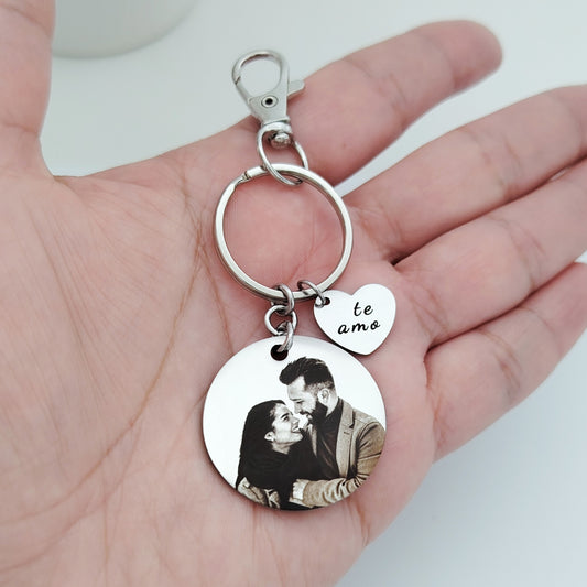 Llavero medalla con foto y dije corazón