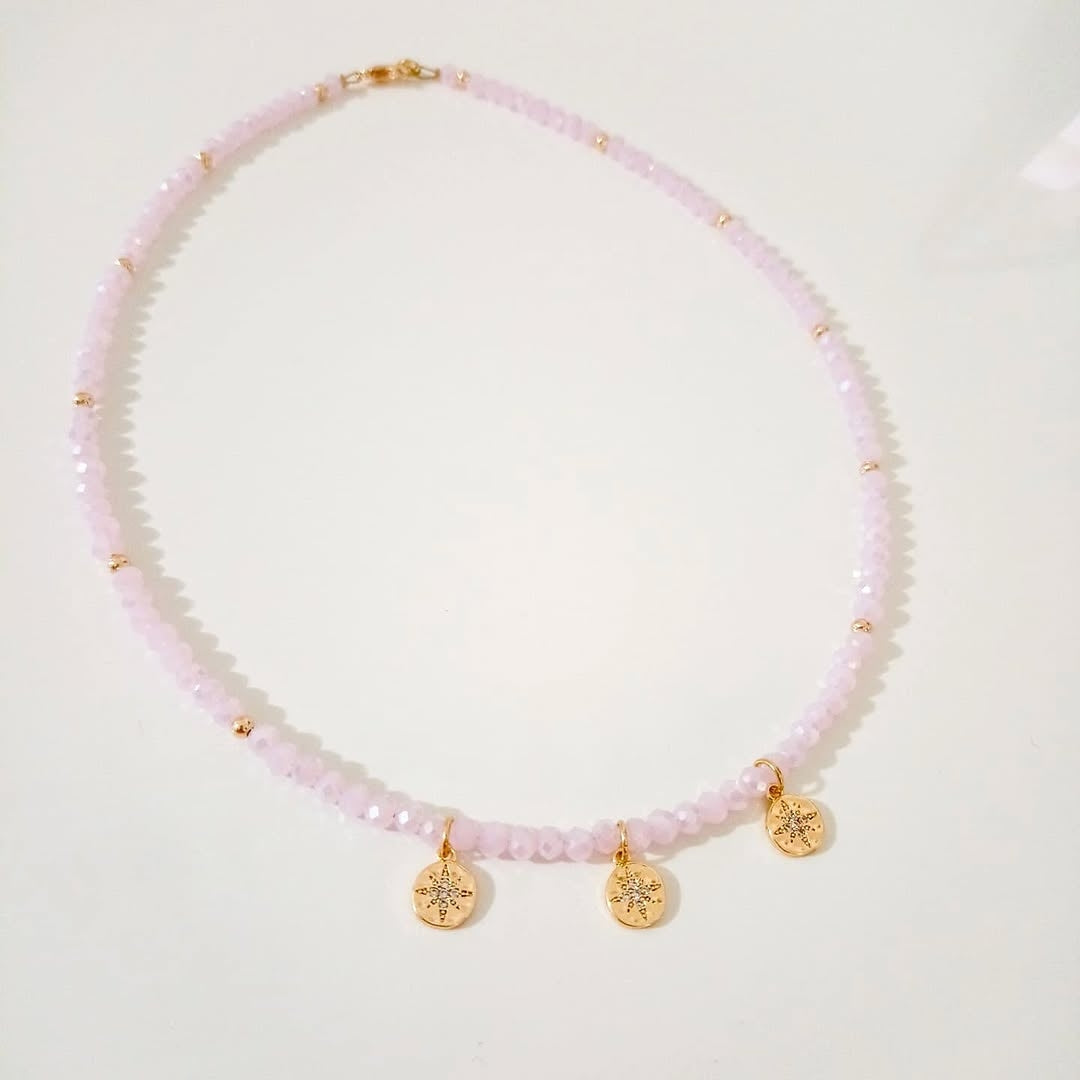 Collar rosa con medallas y collar corazón zirconias (piezas por separado)