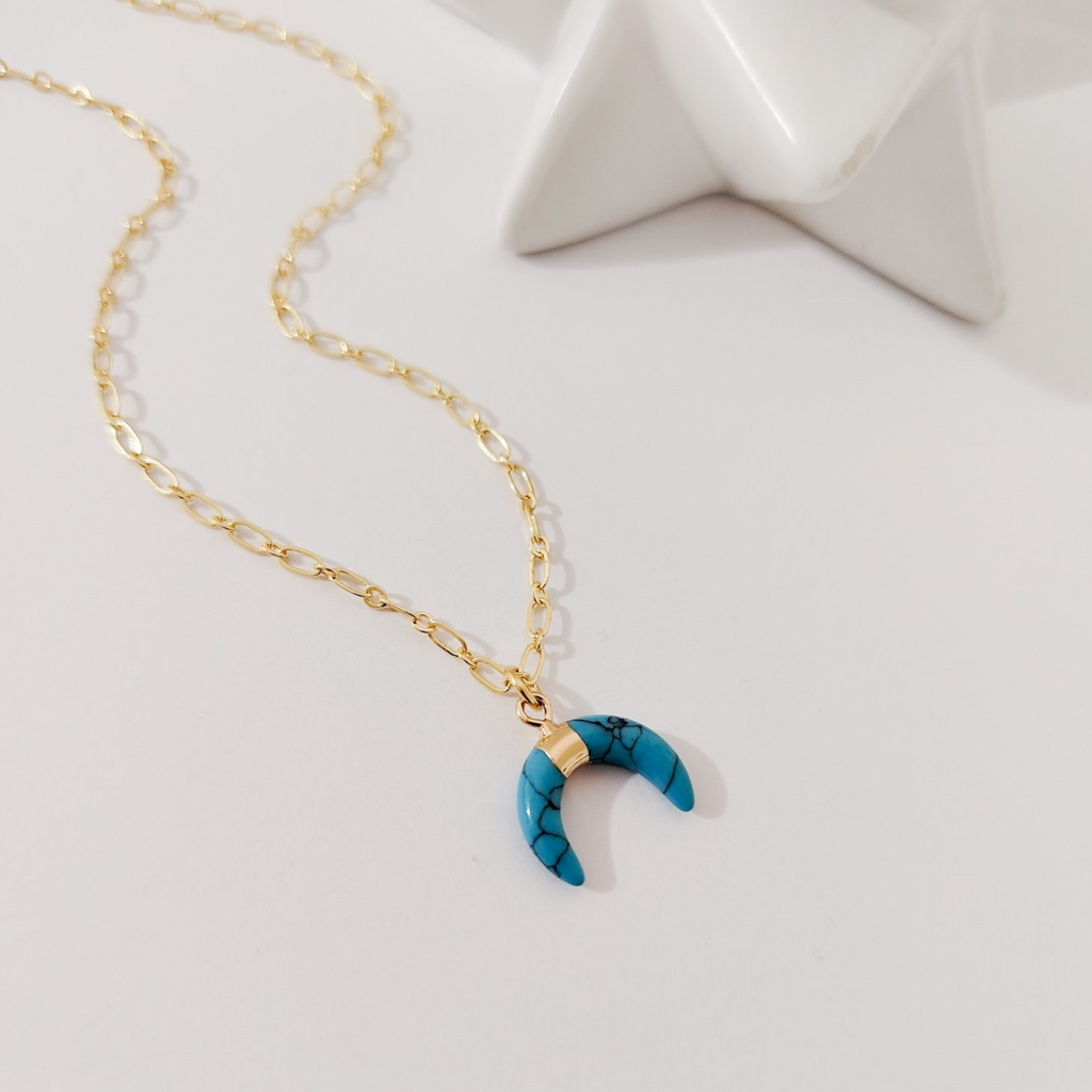 Collar cuerno azul