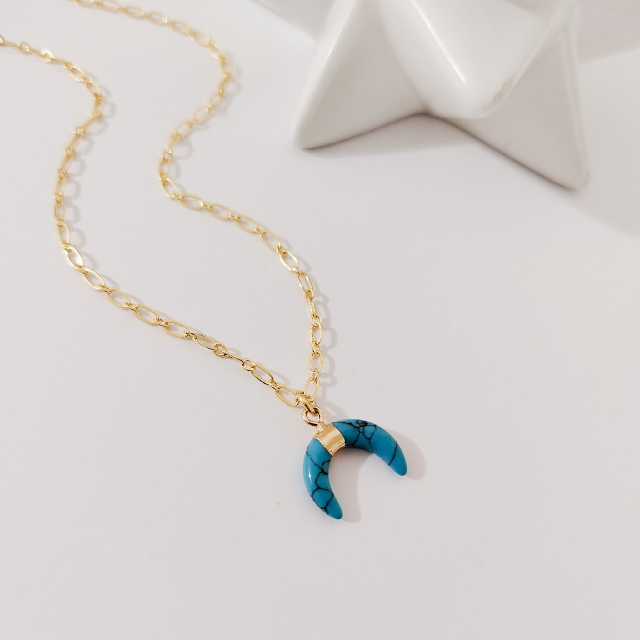 Collar cuerno azul