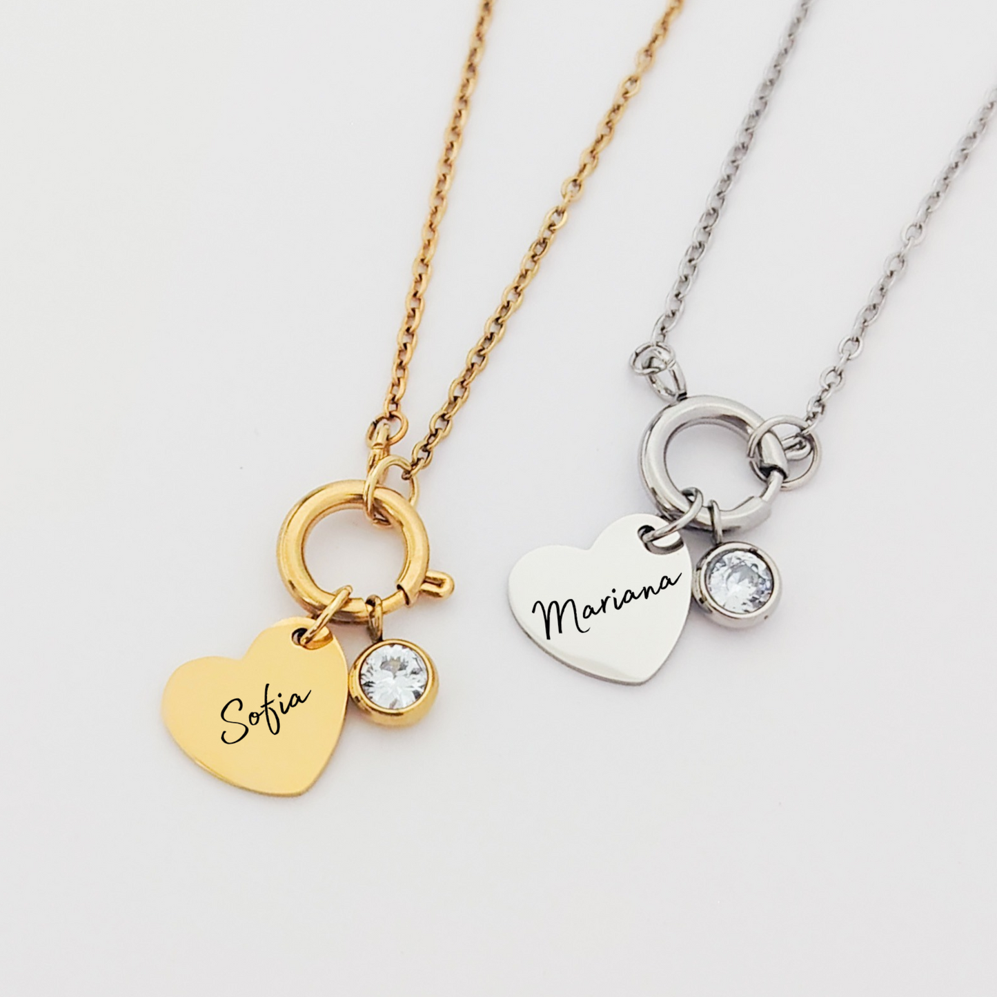 Collar broche con corazón colgante