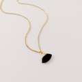 Collar piedra triangular