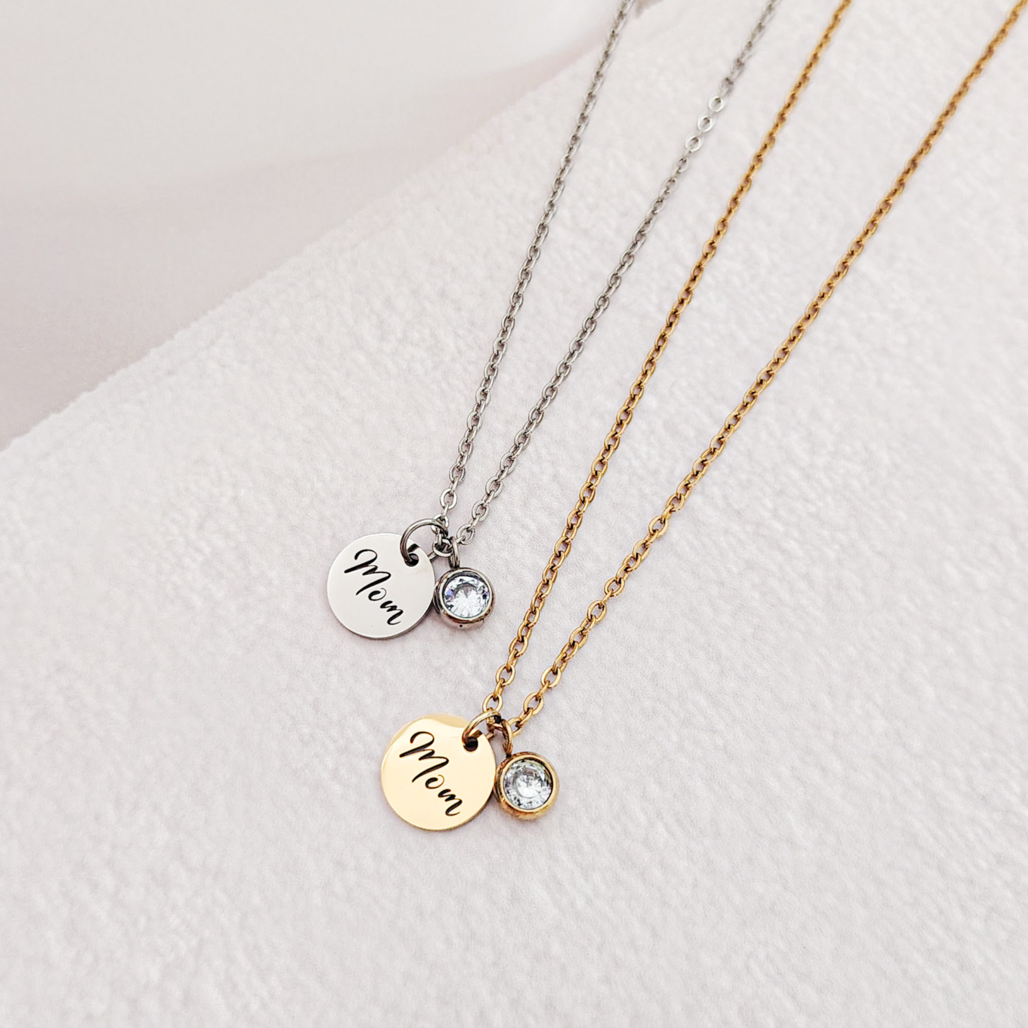 Collar mini medalla mom