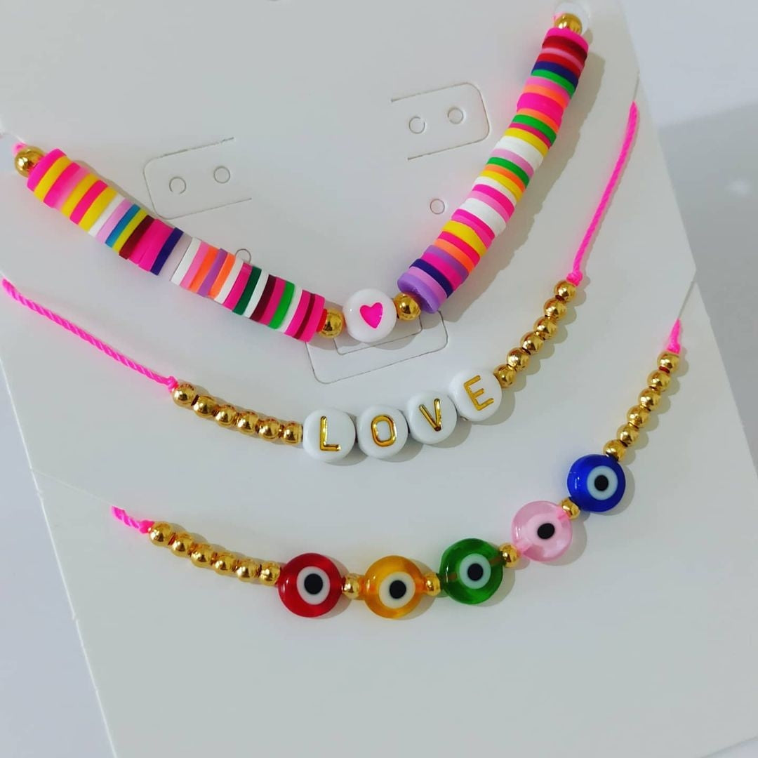 Ser de tres pulseras colores