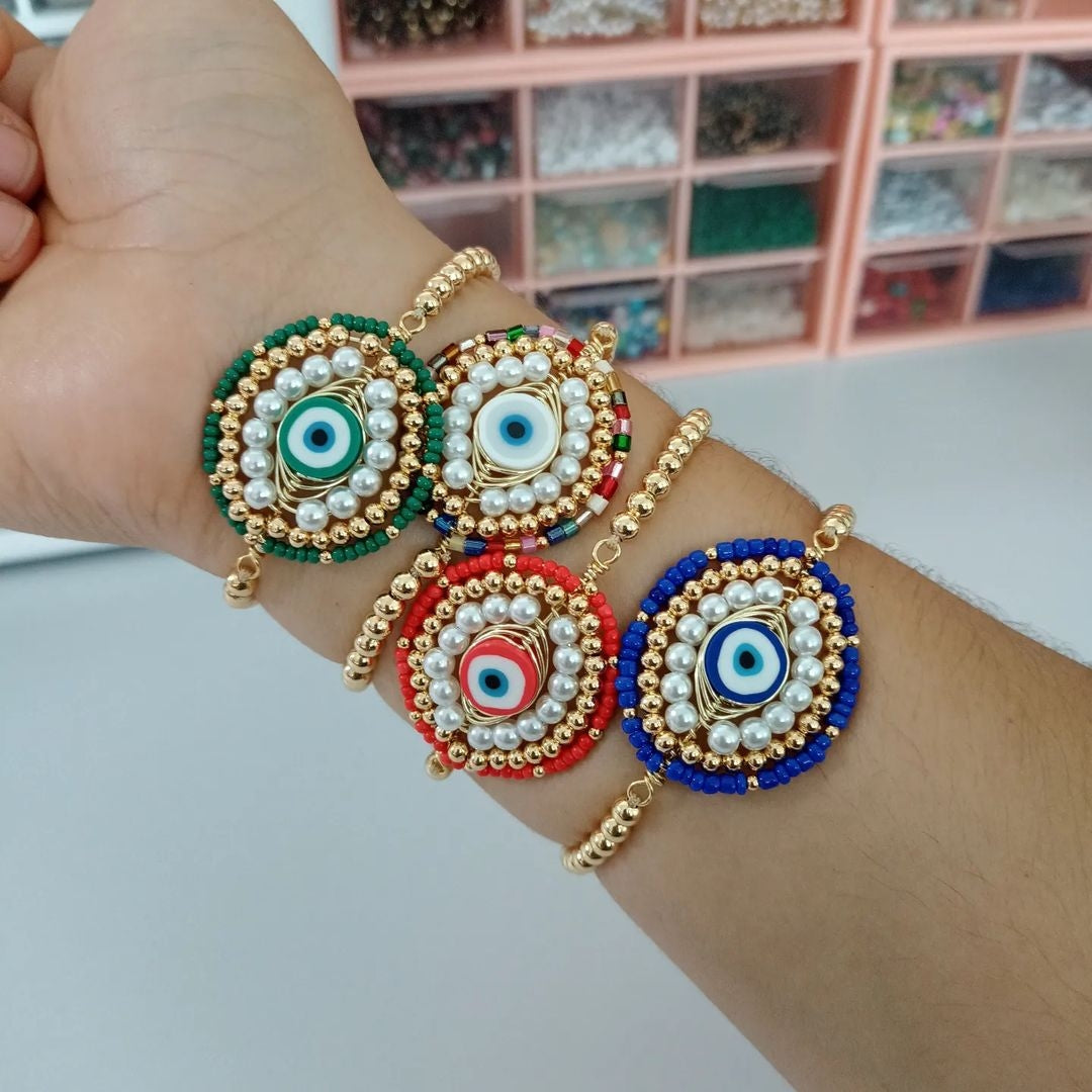 Pulsera de colores y ojo